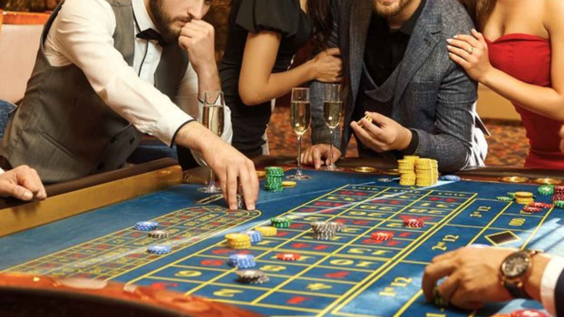 Learn Effective Poker Bluff Strategies